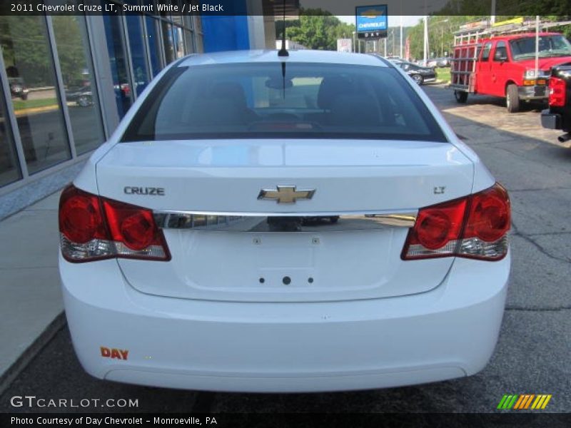 Summit White / Jet Black 2011 Chevrolet Cruze LT