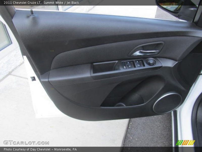 Summit White / Jet Black 2011 Chevrolet Cruze LT