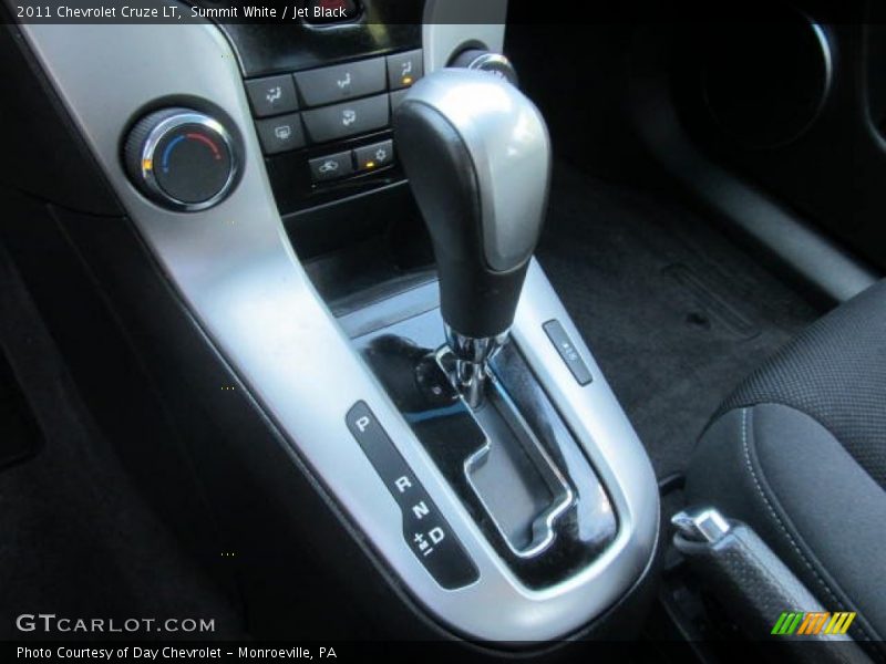 Summit White / Jet Black 2011 Chevrolet Cruze LT