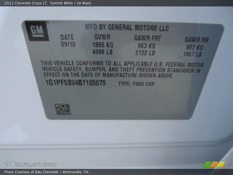 Summit White / Jet Black 2011 Chevrolet Cruze LT