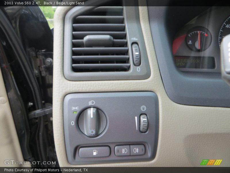 Black / Beige/Light Sand 2003 Volvo S60 2.4T