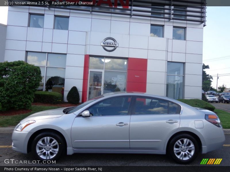 Radiant Silver / Charcoal 2010 Nissan Altima 2.5 SL