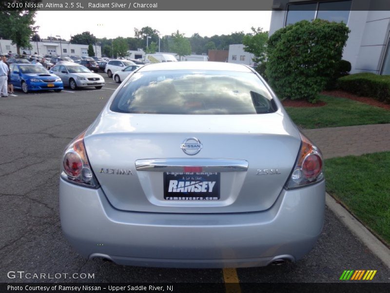 Radiant Silver / Charcoal 2010 Nissan Altima 2.5 SL