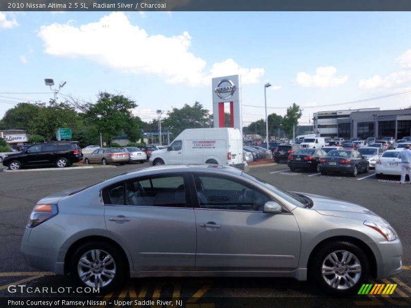 Radiant Silver / Charcoal 2010 Nissan Altima 2.5 SL