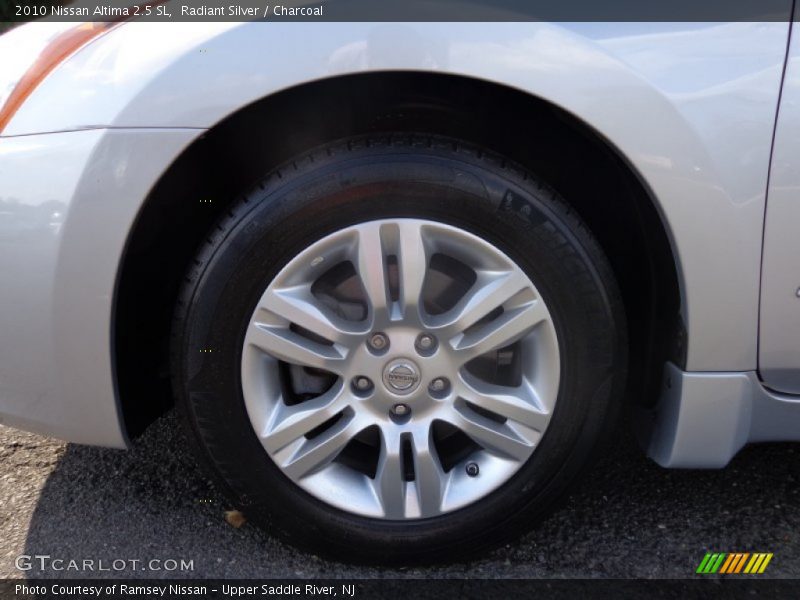 Radiant Silver / Charcoal 2010 Nissan Altima 2.5 SL