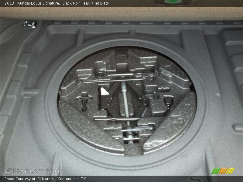 Black Noir Pearl / Jet Black 2013 Hyundai Equus Signature