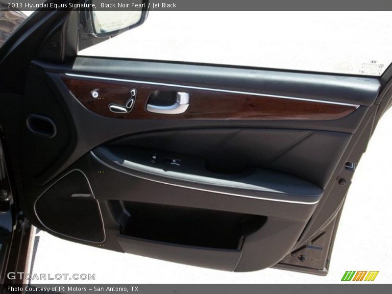 Black Noir Pearl / Jet Black 2013 Hyundai Equus Signature