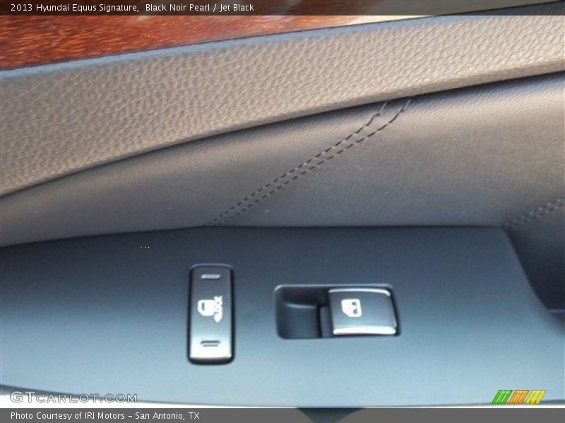 Black Noir Pearl / Jet Black 2013 Hyundai Equus Signature