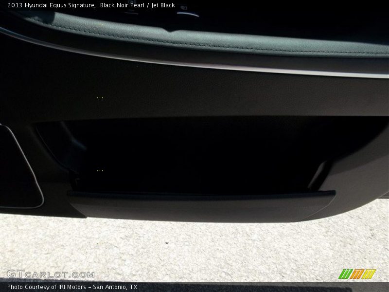 Black Noir Pearl / Jet Black 2013 Hyundai Equus Signature