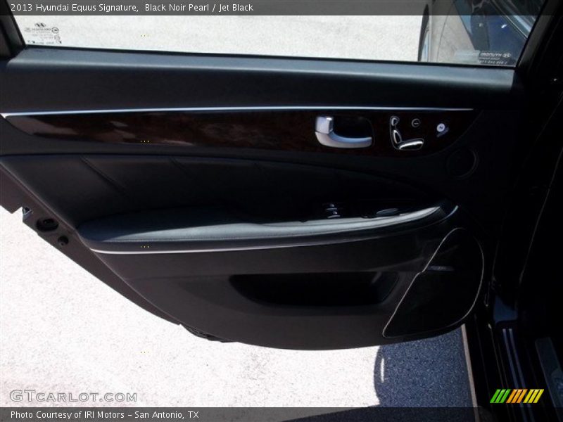 Black Noir Pearl / Jet Black 2013 Hyundai Equus Signature