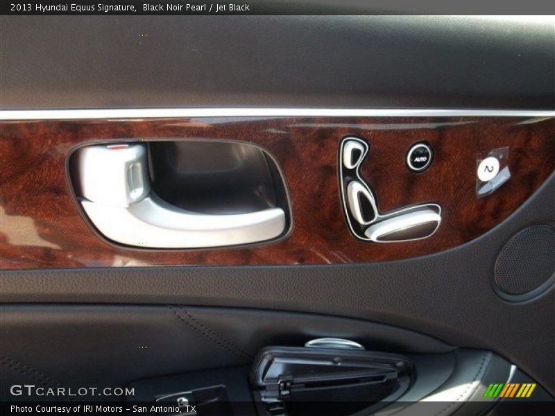 Black Noir Pearl / Jet Black 2013 Hyundai Equus Signature