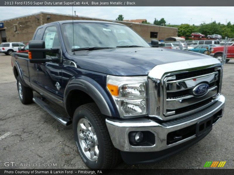 Front 3/4 View of 2013 F350 Super Duty Lariat SuperCab 4x4