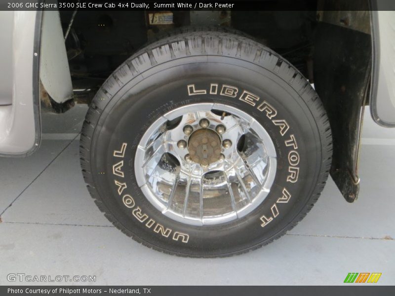 Custom Wheels of 2006 Sierra 3500 SLE Crew Cab 4x4 Dually