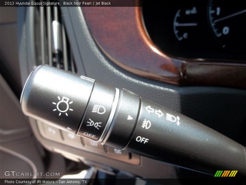 Black Noir Pearl / Jet Black 2013 Hyundai Equus Signature