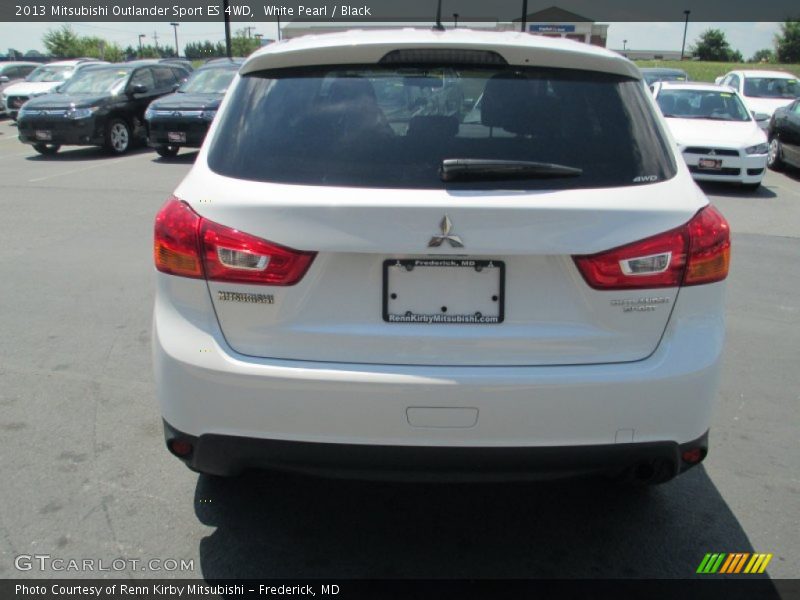 White Pearl / Black 2013 Mitsubishi Outlander Sport ES 4WD
