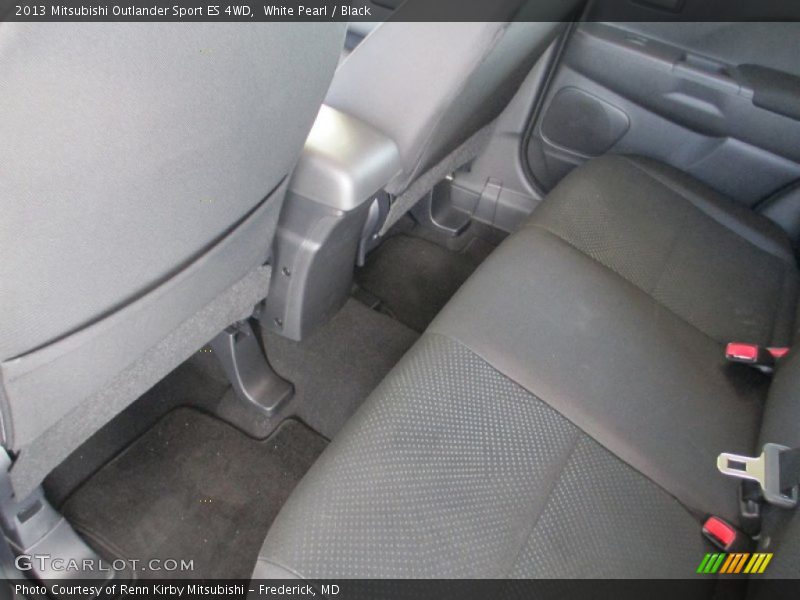 White Pearl / Black 2013 Mitsubishi Outlander Sport ES 4WD