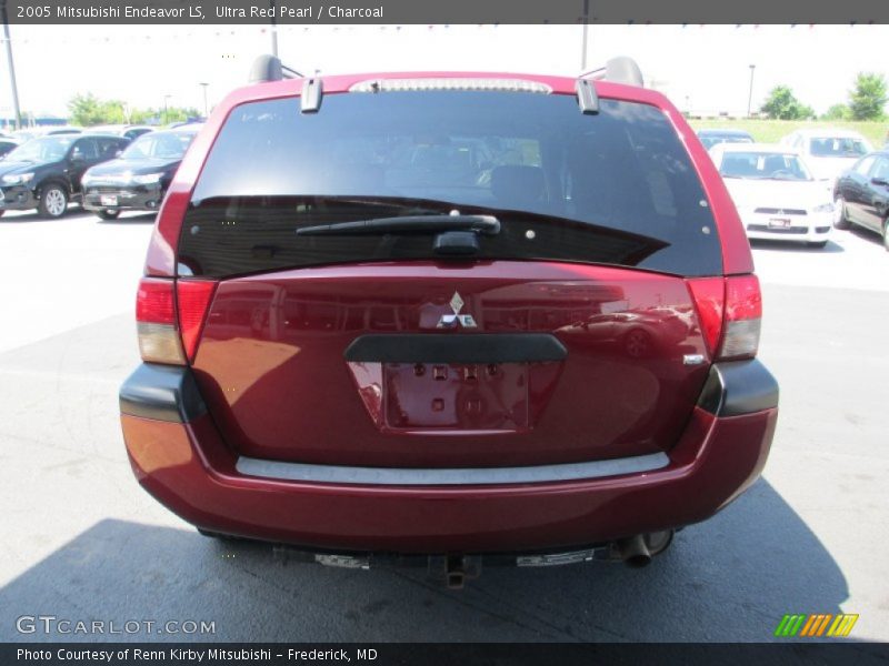 Ultra Red Pearl / Charcoal 2005 Mitsubishi Endeavor LS