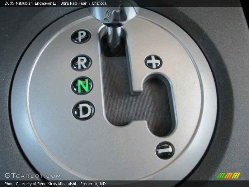 Ultra Red Pearl / Charcoal 2005 Mitsubishi Endeavor LS