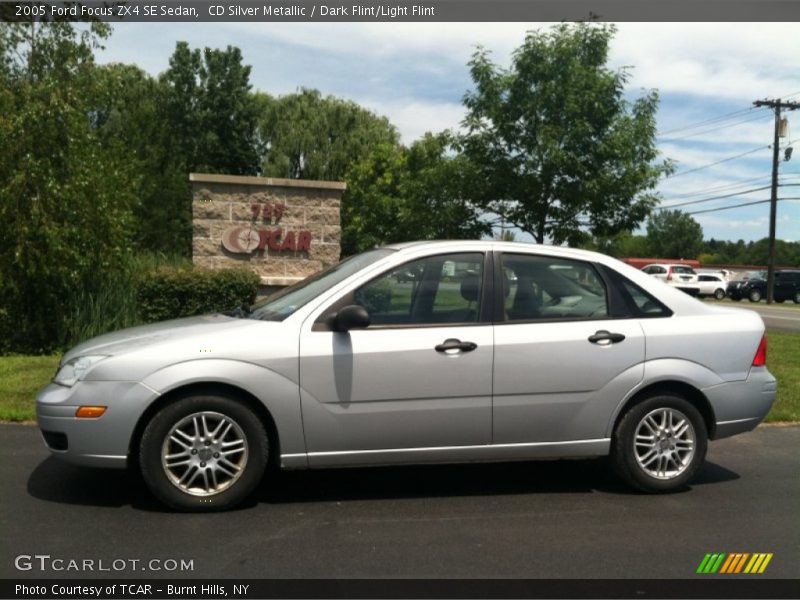 CD Silver Metallic / Dark Flint/Light Flint 2005 Ford Focus ZX4 SE Sedan