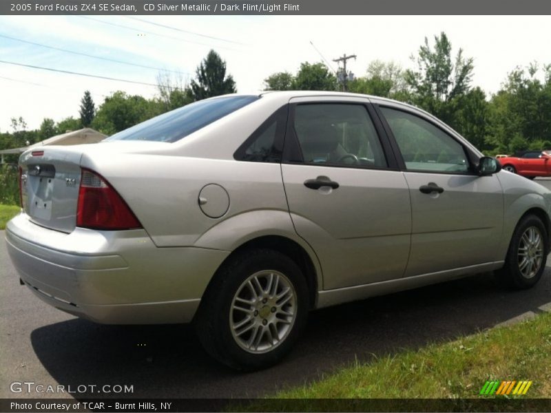 CD Silver Metallic / Dark Flint/Light Flint 2005 Ford Focus ZX4 SE Sedan