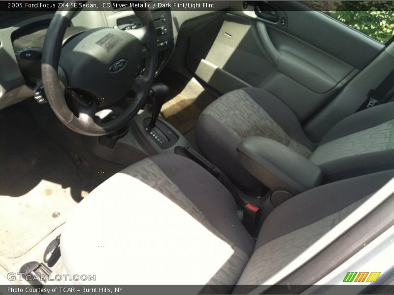 CD Silver Metallic / Dark Flint/Light Flint 2005 Ford Focus ZX4 SE Sedan