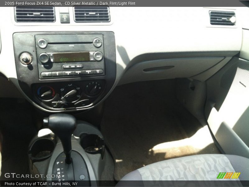 CD Silver Metallic / Dark Flint/Light Flint 2005 Ford Focus ZX4 SE Sedan