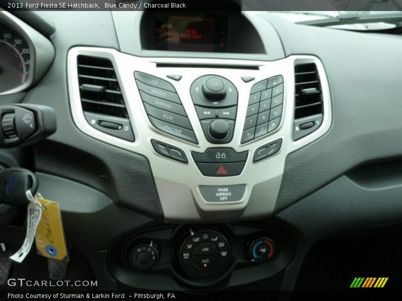 Blue Candy / Charcoal Black 2013 Ford Fiesta SE Hatchback