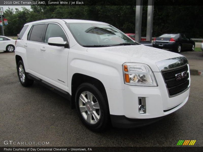 Front 3/4 View of 2010 Terrain SLE AWD