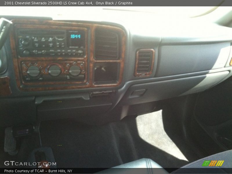 Onyx Black / Graphite 2001 Chevrolet Silverado 2500HD LS Crew Cab 4x4