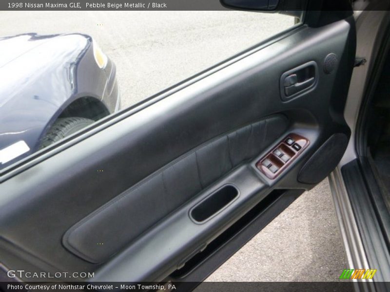 Pebble Beige Metallic / Black 1998 Nissan Maxima GLE