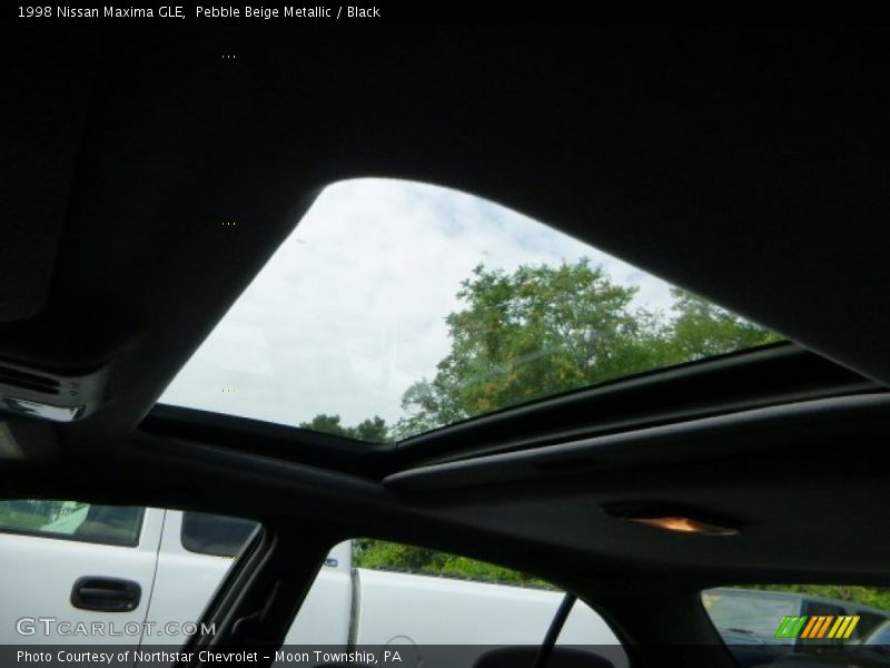 Pebble Beige Metallic / Black 1998 Nissan Maxima GLE