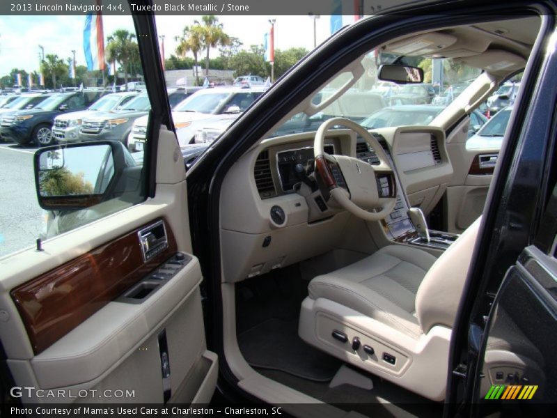 Tuxedo Black Metallic / Stone 2013 Lincoln Navigator 4x4