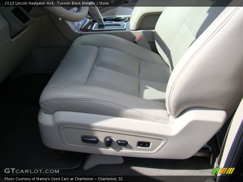Tuxedo Black Metallic / Stone 2013 Lincoln Navigator 4x4