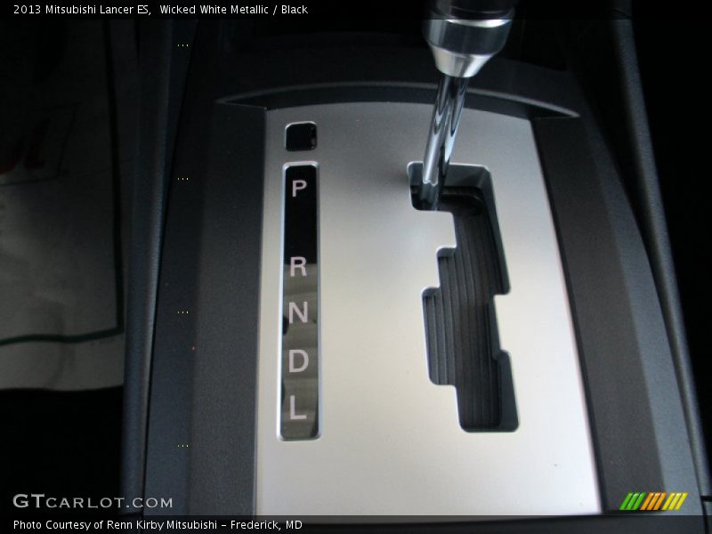 Wicked White Metallic / Black 2013 Mitsubishi Lancer ES