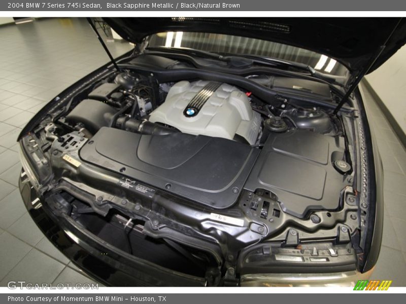 Black Sapphire Metallic / Black/Natural Brown 2004 BMW 7 Series 745i Sedan