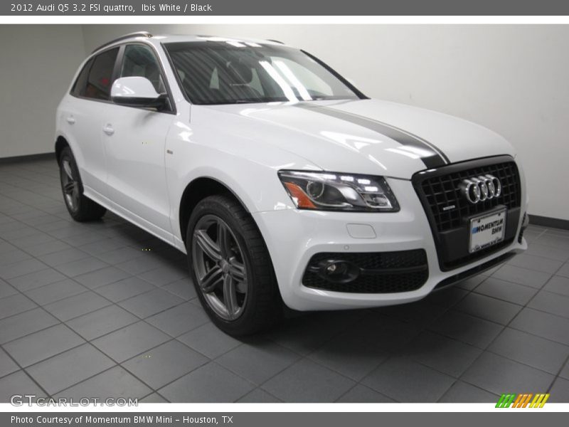 Ibis White / Black 2012 Audi Q5 3.2 FSI quattro