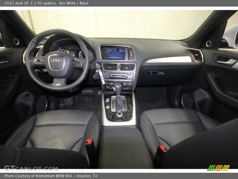 Ibis White / Black 2012 Audi Q5 3.2 FSI quattro