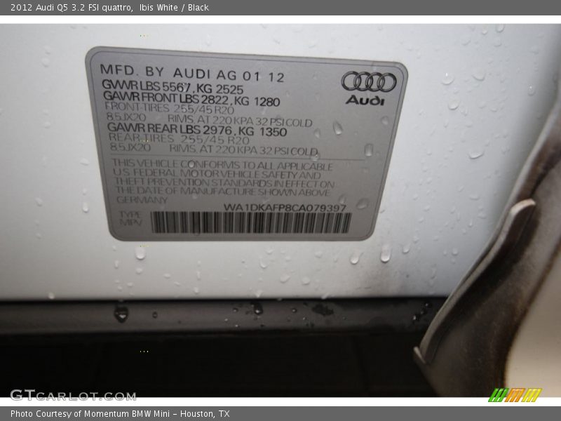 Ibis White / Black 2012 Audi Q5 3.2 FSI quattro
