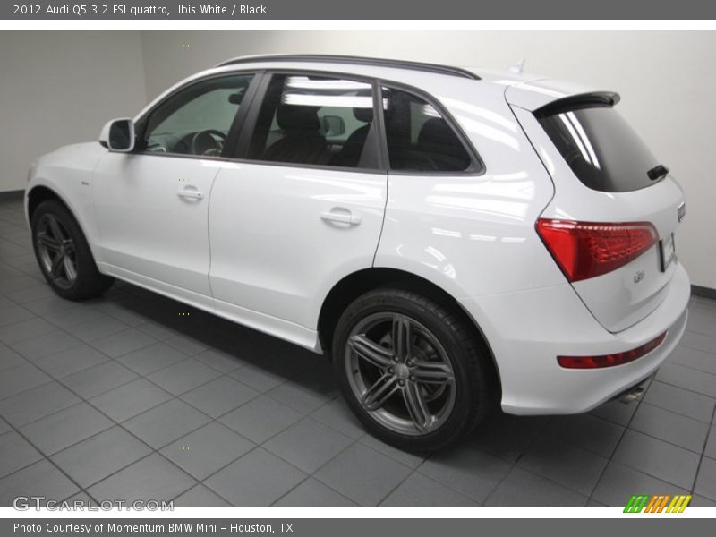 Ibis White / Black 2012 Audi Q5 3.2 FSI quattro