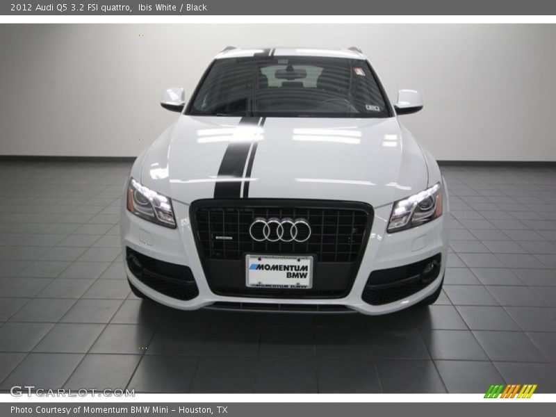 Ibis White / Black 2012 Audi Q5 3.2 FSI quattro