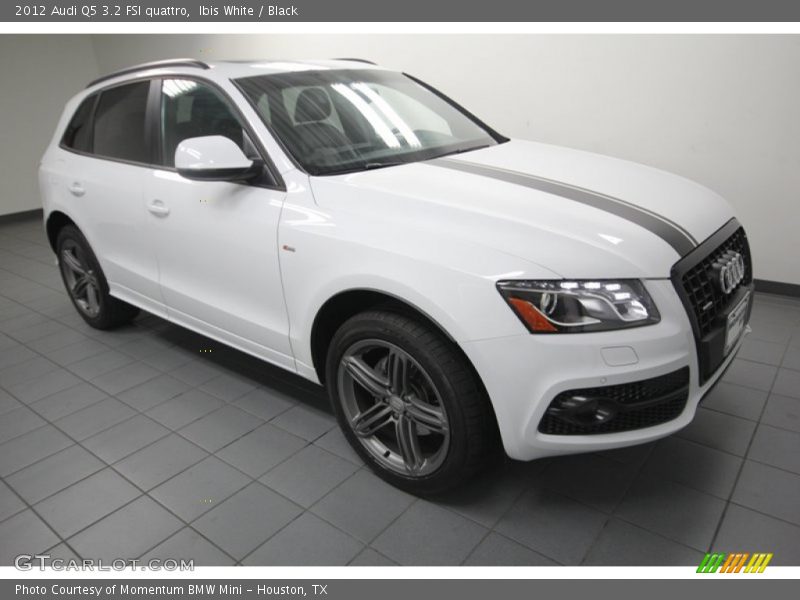 Ibis White / Black 2012 Audi Q5 3.2 FSI quattro