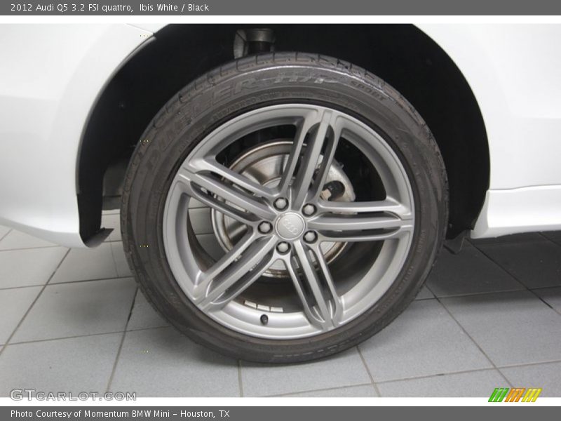 Ibis White / Black 2012 Audi Q5 3.2 FSI quattro