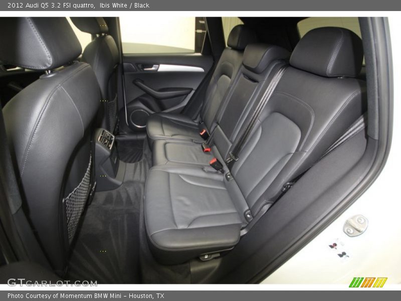 Ibis White / Black 2012 Audi Q5 3.2 FSI quattro