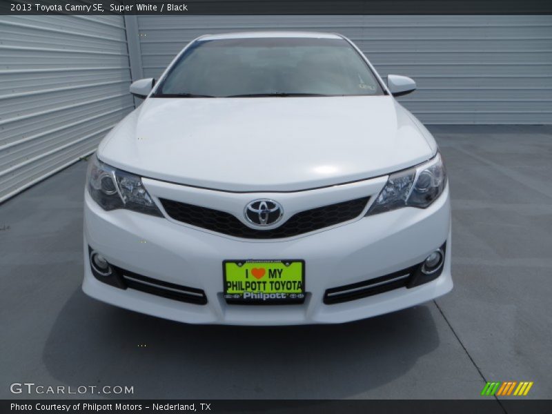 Super White / Black 2013 Toyota Camry SE