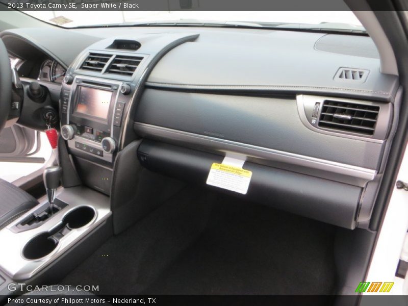 Super White / Black 2013 Toyota Camry SE