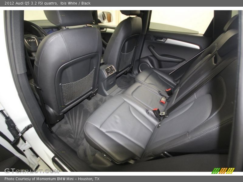 Ibis White / Black 2012 Audi Q5 3.2 FSI quattro