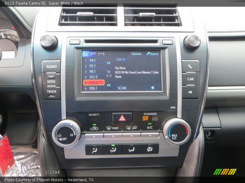 Super White / Black 2013 Toyota Camry SE