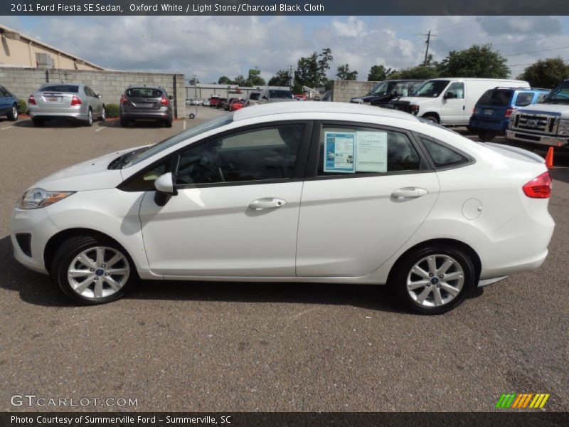 Oxford White / Light Stone/Charcoal Black Cloth 2011 Ford Fiesta SE Sedan
