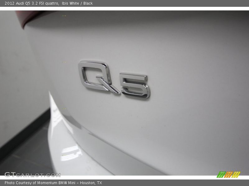 Ibis White / Black 2012 Audi Q5 3.2 FSI quattro