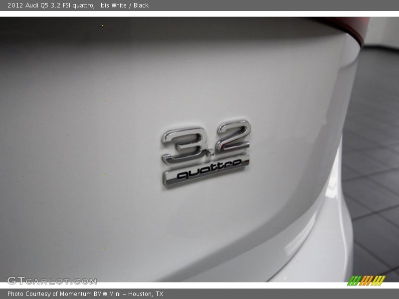 Ibis White / Black 2012 Audi Q5 3.2 FSI quattro